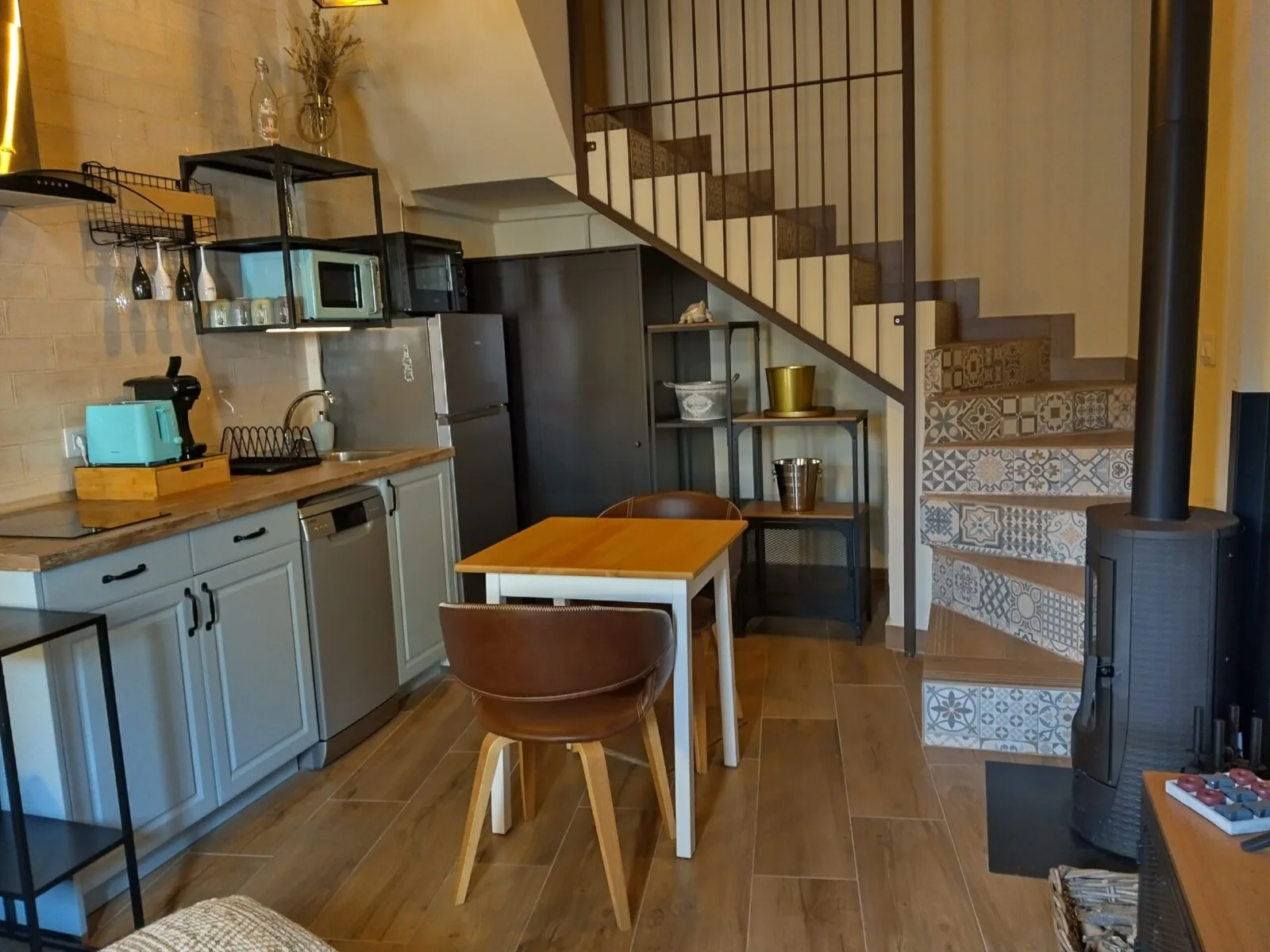 Salón-Cocina en Casa Rural El Balcón del Castillo