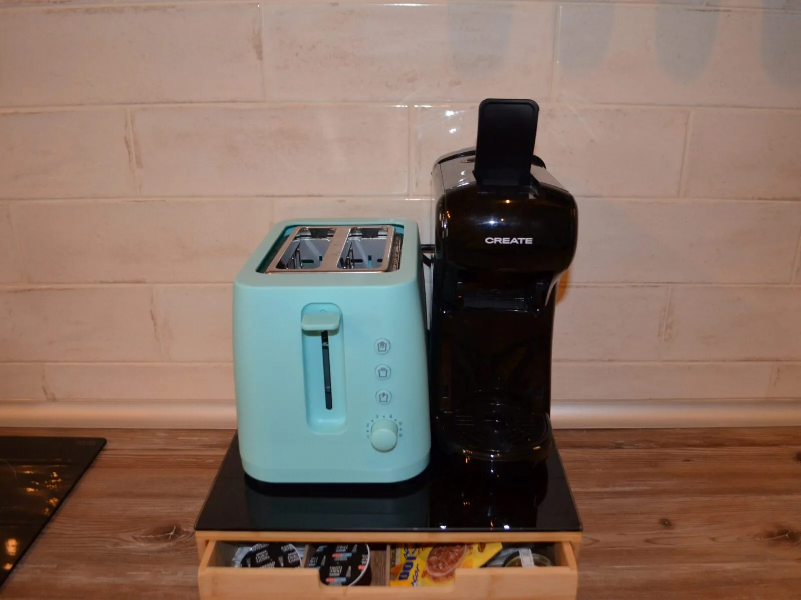 Cafetera y tostador en Casa Rural El Balcón del Castillo